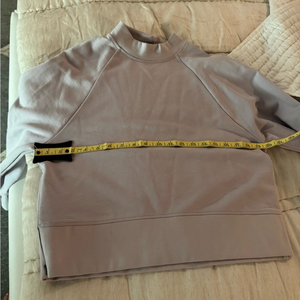 NEW Women's ON CLOUD Running Lilac Purple Crewneck Cotton Top Sweatshirt Small - Picture 13 of 13